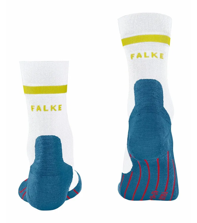 Zwei weiße RU4 Herren Running Socken mit gelbem Streifen und "FALKE" Schriftzug. Die Ferse ist blau mit roten Streifen.