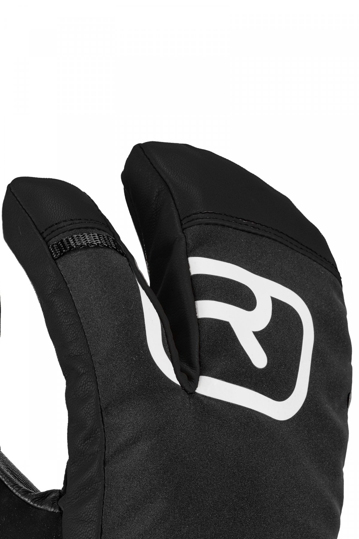 Ortovox Lobster Handschuh Nahaufnahme vom Ortovox Lobster Glove Pro SW Black Raven mit weißem Logo.