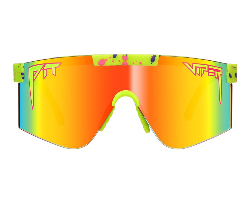 Neonfarbene Pit Viper Sonnenbrille mit verspiegelten, gelb-orangenen Gläsern und Schriftzug.