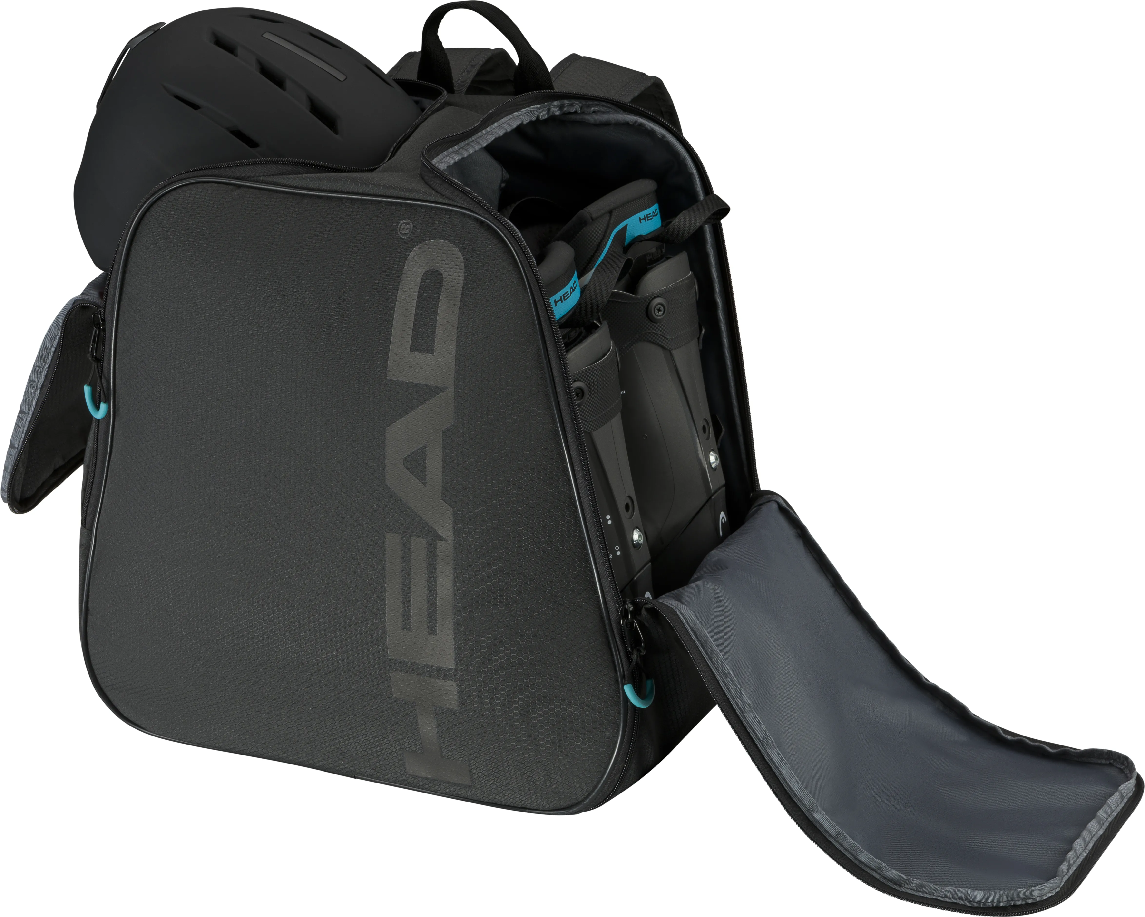 Schwarzer Head Boot Backpack mit Helm und Skischuhen. Die Tasche hat offene Fächer.
