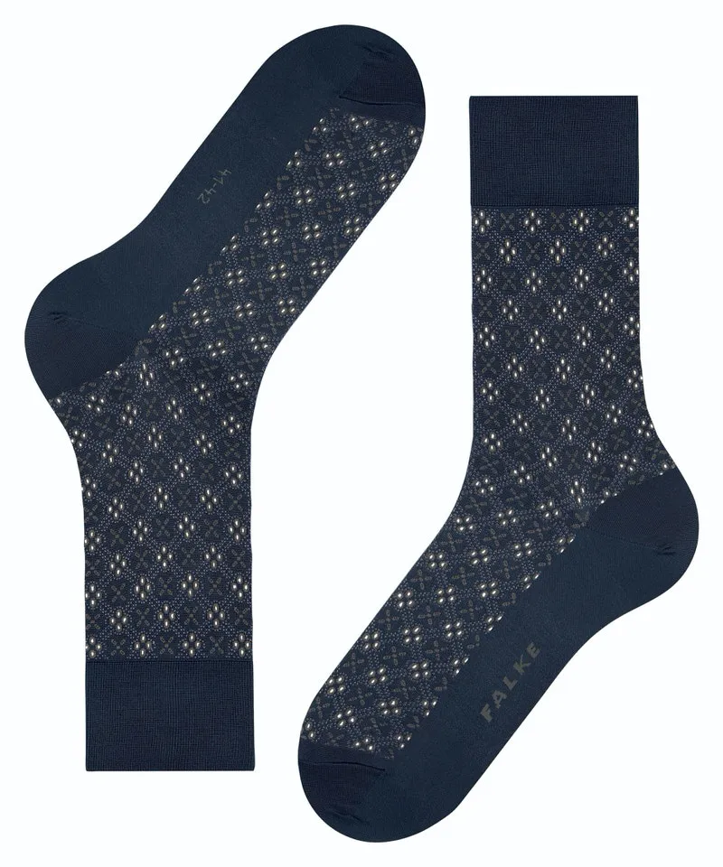 Dunkelblaue Falke Herren Socken "Silk Chain" mit Muster aus kleinen, hellen Rauten.