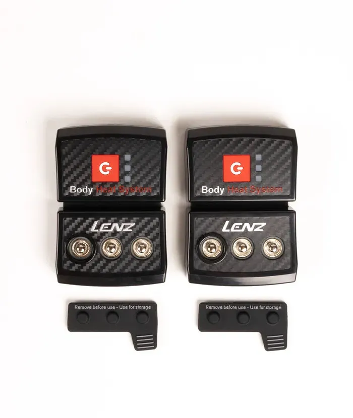 Zwei Lenz Lithium Pack rcB 2000 Akkus, mit Anschlüssen und Schutzkappen, auf weißem Grund.