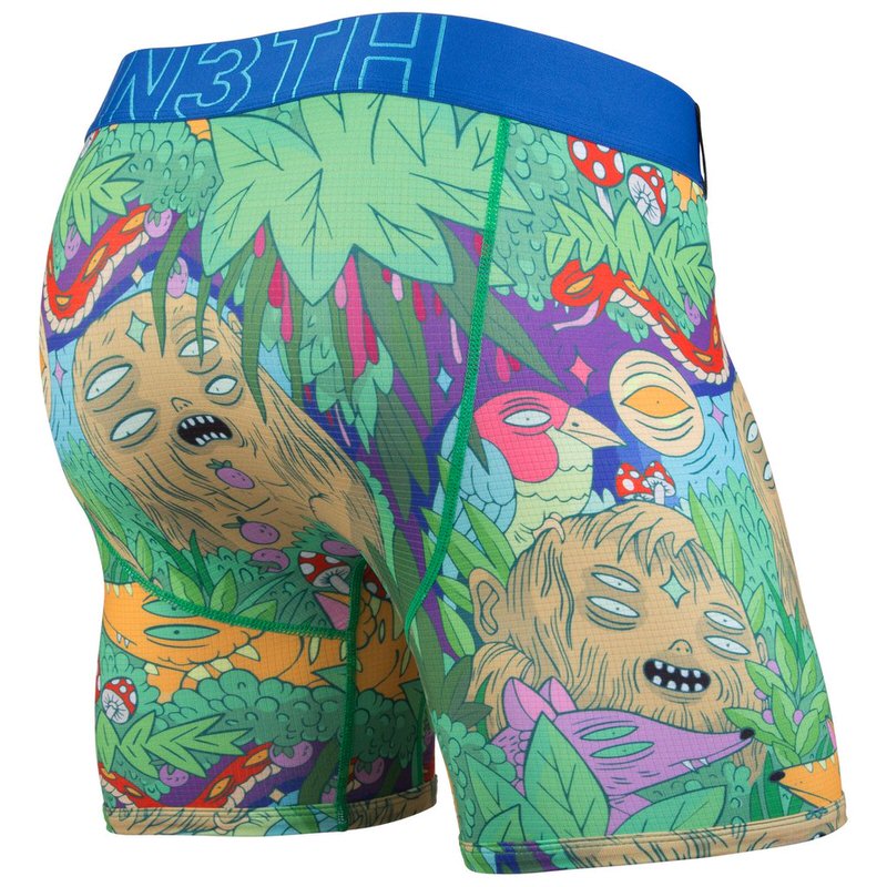 Dschungelmotiv Boxer Briefs Entourage Boxer Brief mit Dschungelmotiv. Bunte Illustrationen von Cartoonfiguren, Pflanzen und Tieren auf der gesamten Hose.