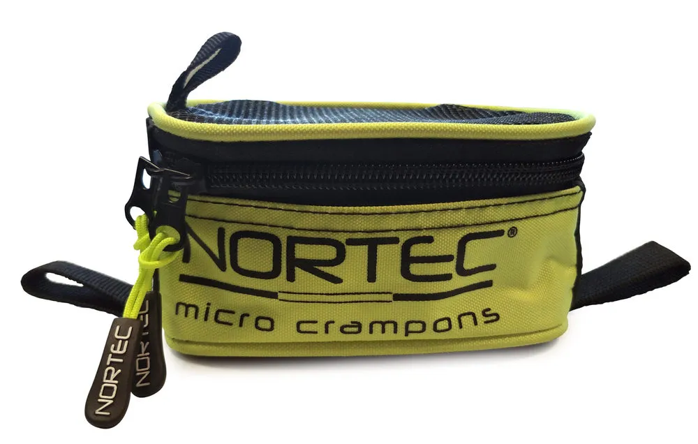Gelbe Tasche für Fast Schuhkralle mit Reißverschluss, schwarzer Aufschrift "NORTEC micro crampons" und Zugbändern.