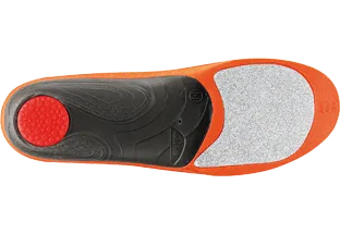 Orange Sidas Sohle 3feet Winter Low von unten. Rot gepunktete Ferse, schwarzes Fußbett und graue Zehenpartie.