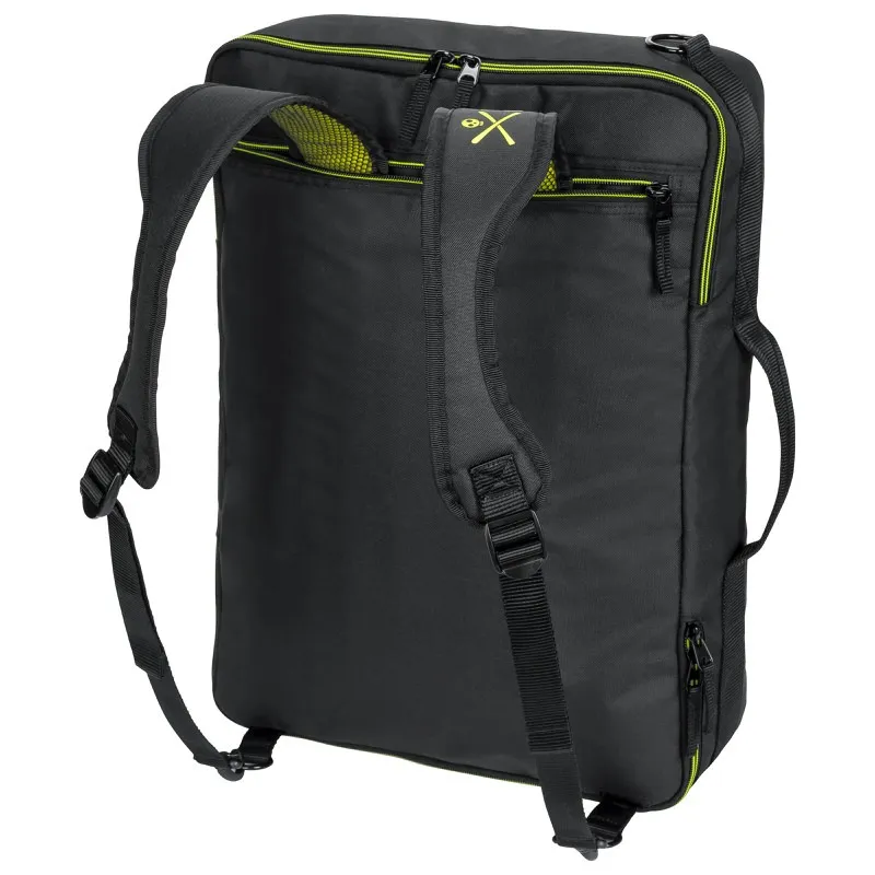 Schwarze Head Rebels Boot Carry On Tasche mit Schultergurten und gelben Details, Rückansicht.