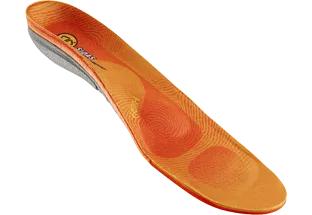 Orangefarbene Sidas 3Feet Winter High Sohle mit Fußgewölbeunterstützung und Logo, isolierende Aluminiumfolie erkennbar.