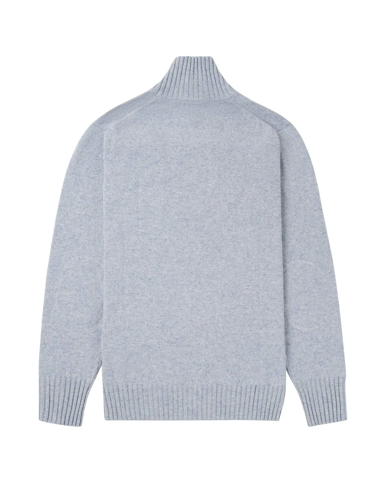 Heller, hellblauer Strickpullover mit Stehkragen, gerippten Bündchen und Ärmeln, isoliert auf Weiß.