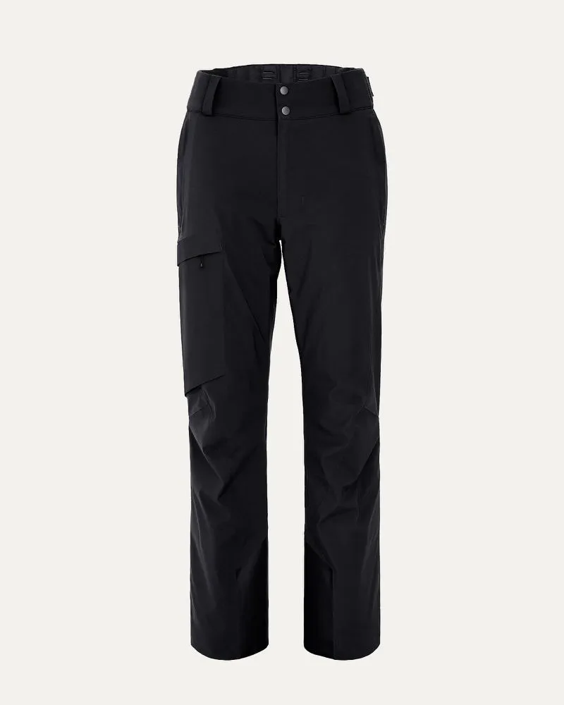 Schwarze P-1 GORE-TEX 2L Stretch Insulated Pant, frontal und mittig aufgenommen. Funktionelle Details wie Taschen sind erkennbar.