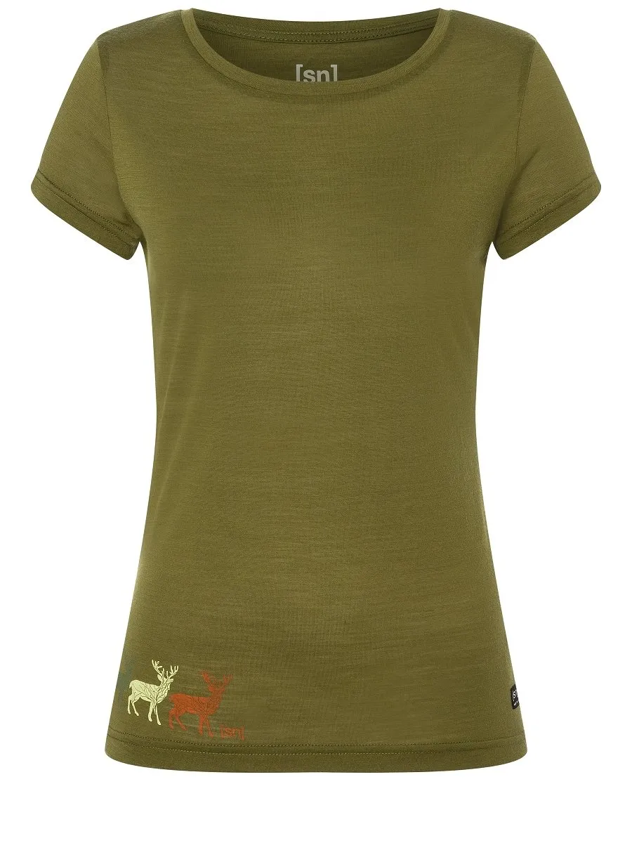 Avocado-farbenes Damen T-Shirt mit Rundhalsausschnitt und Hirsch-Motiv am unteren Saum.