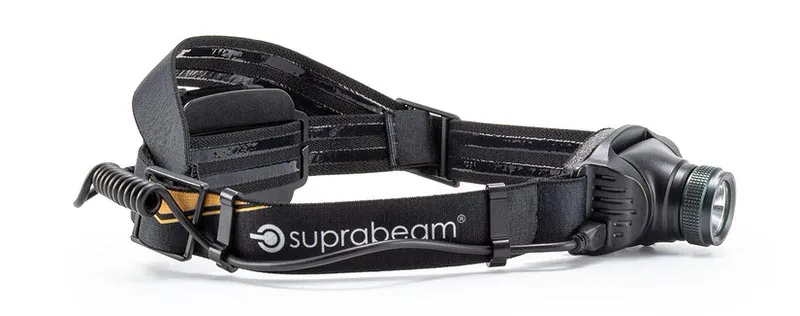 Nahaufnahme einer Suprabeam V3 pro r Stirnlampe in Schwarz, mit verstellbarem Kopfband.