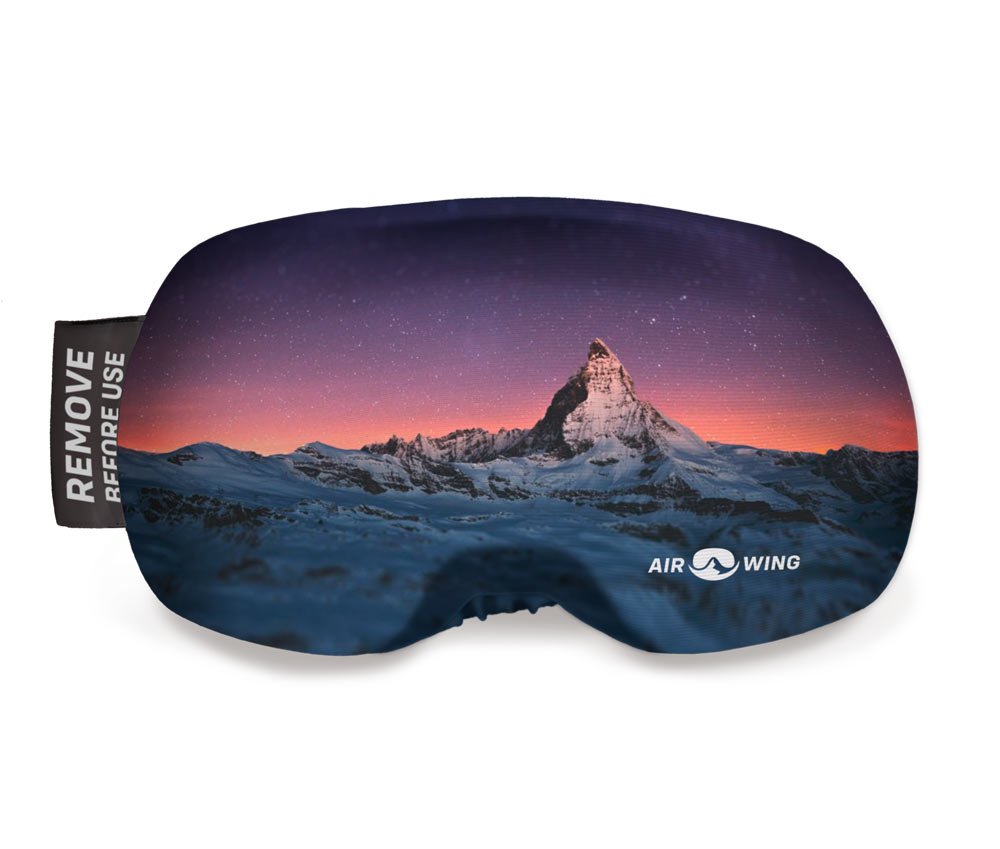 Skibrillenschutz Cervin Skibrillenschutz Airwing Cervin mit Bergmotiv und Sternenhimmel.