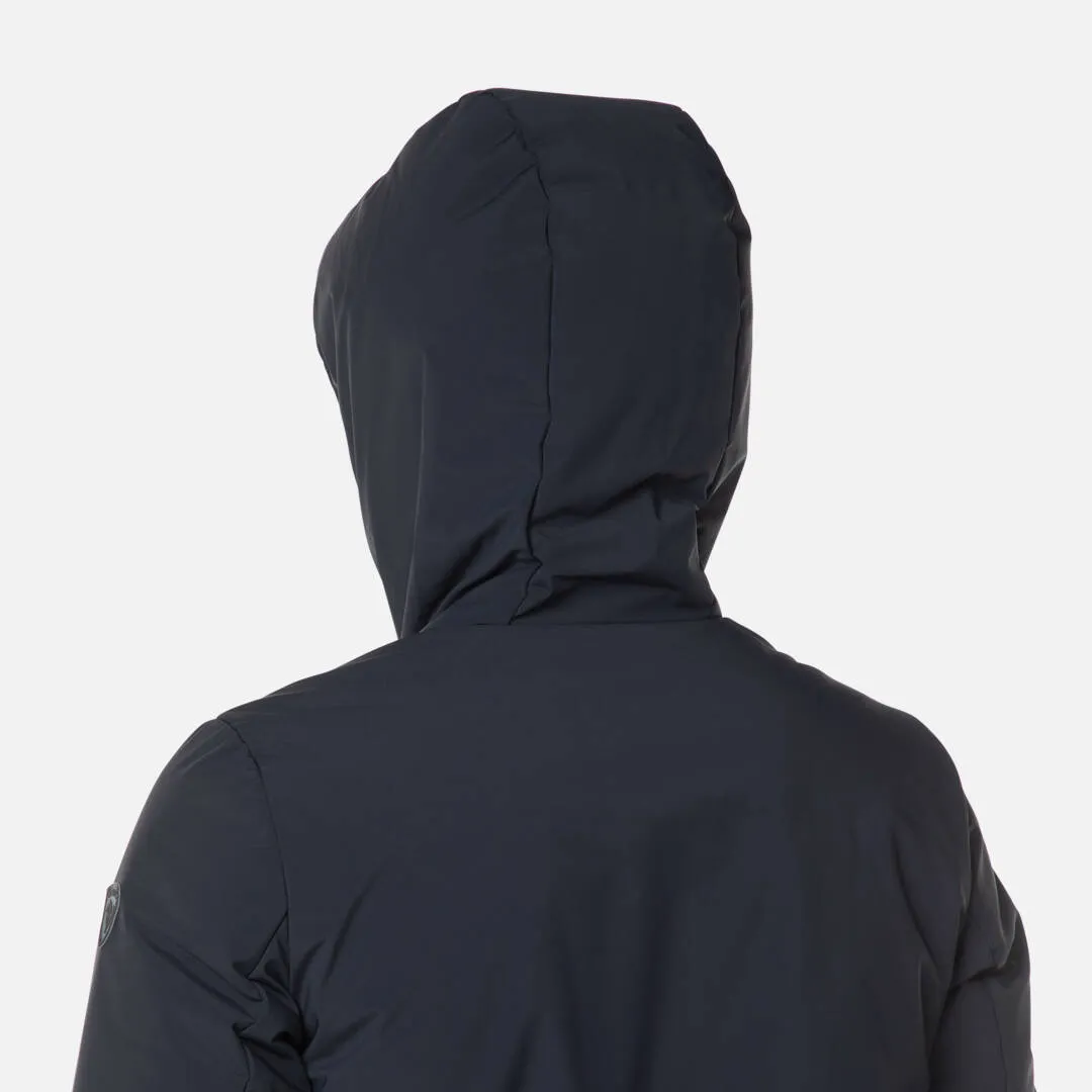 Rückenansicht einer schwarzen, gesteppten Kapuzenjacke von Rossignol mit Kapuze.