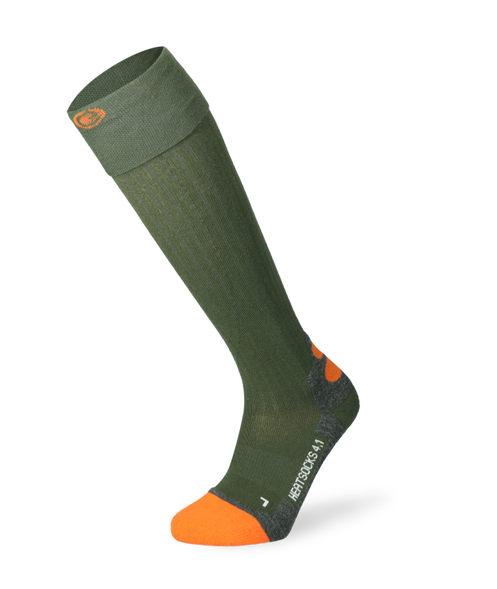 Eine lange, grüne Lenz Heat Sock 4.1 mit oranger Zehenkappe und umgeschlagenem Bund.