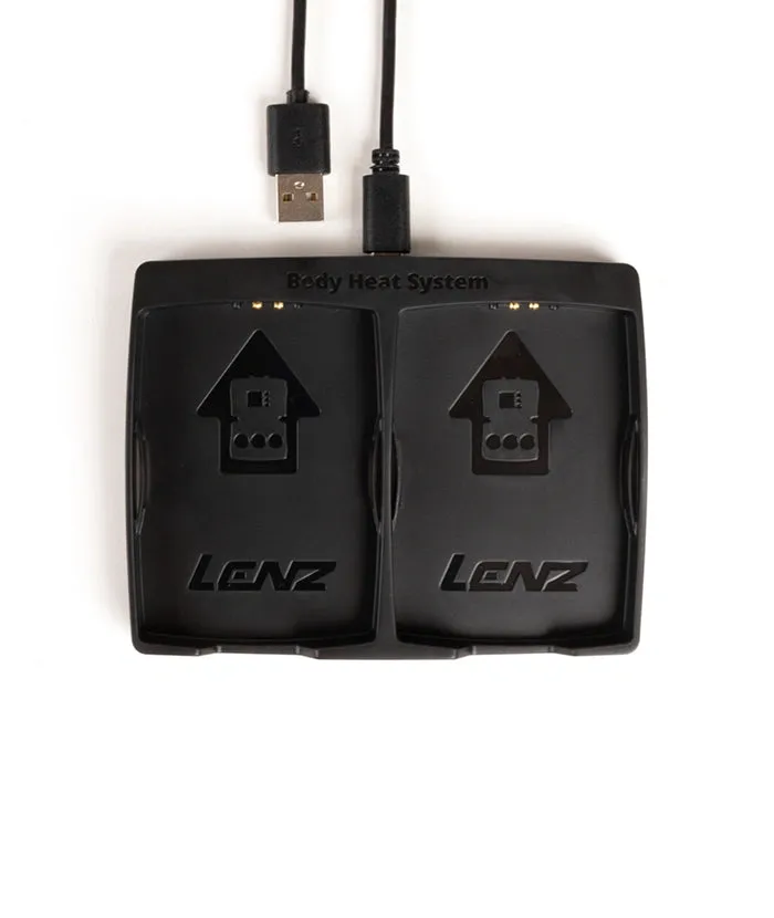 Schwarze Lenz RCB 2000 Akku-Ladeschale mit zwei Ladeslots und zugehörigen USB-Kabeln.