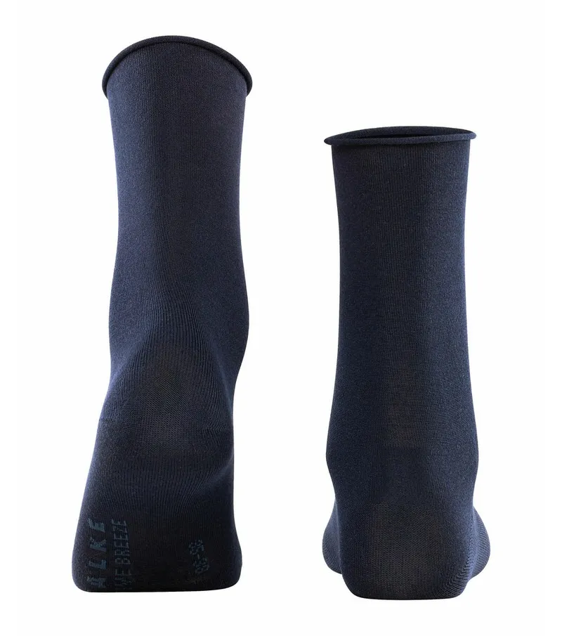 Zwei dunkelblaue Active Breeze Damen Socken mit Rollbündchen, von hinten.