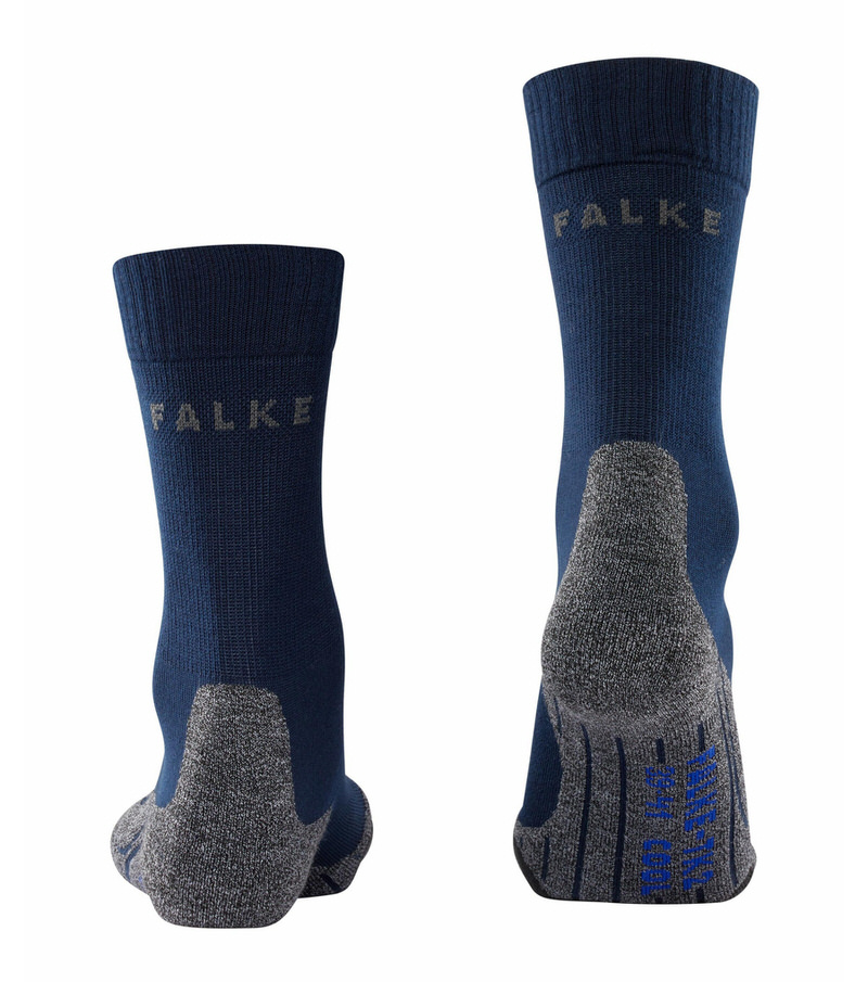 Marineblaue Trekking Socken Zwei marineblaue TK2 Cool Herren Trekking Socken, von hinten gezeigt, mit grauem Fersen- und Zehenbereich, Marke "FALKE".