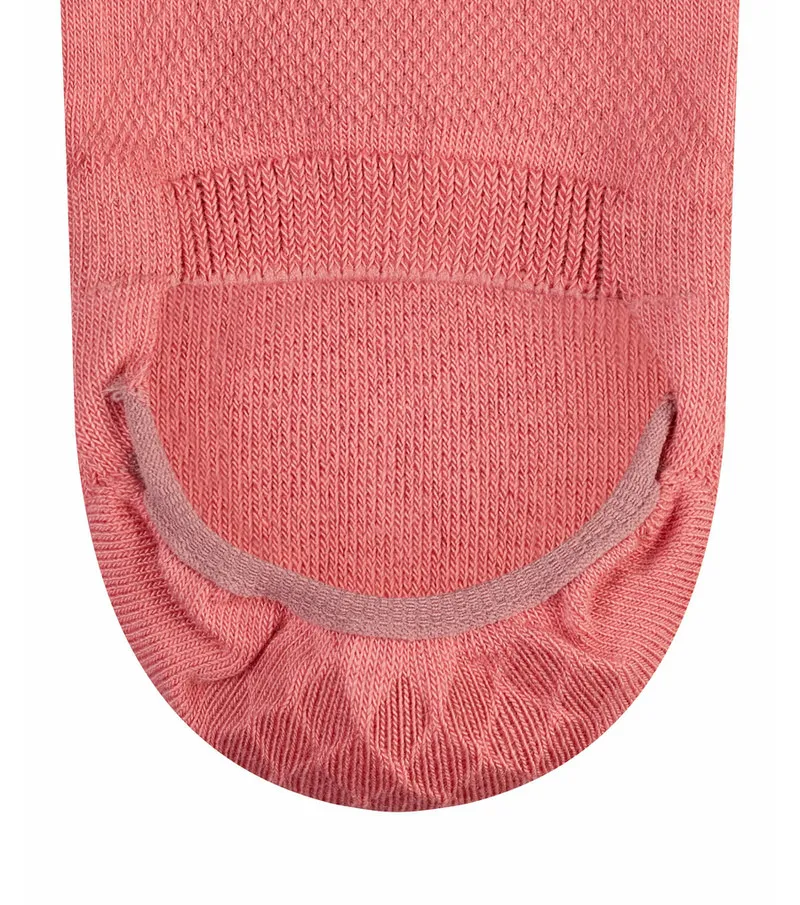 Detailaufnahme eines Powder Pink Damen-Füßlings, Textilstruktur mit Anti-Slip Ferse sichtbar.