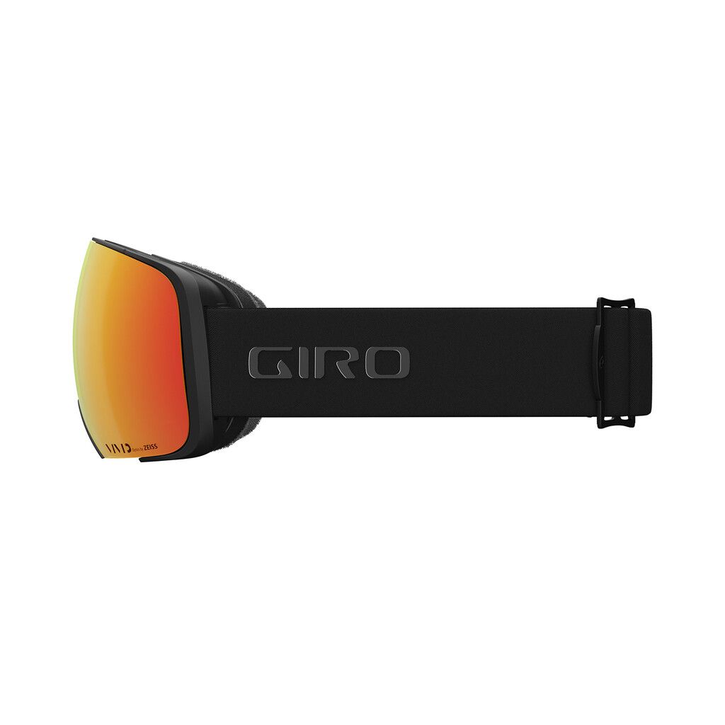 Schwarze Giro Comp Vivid Goggle mit orangefarbener Linse und schwarzem Band, frontal und mittig platziert.