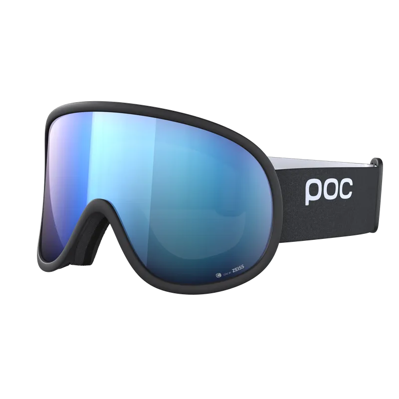 Schwarze Skibrille mit bläulich schimmernder Linse und weißem POC-Logo am Gummiband.