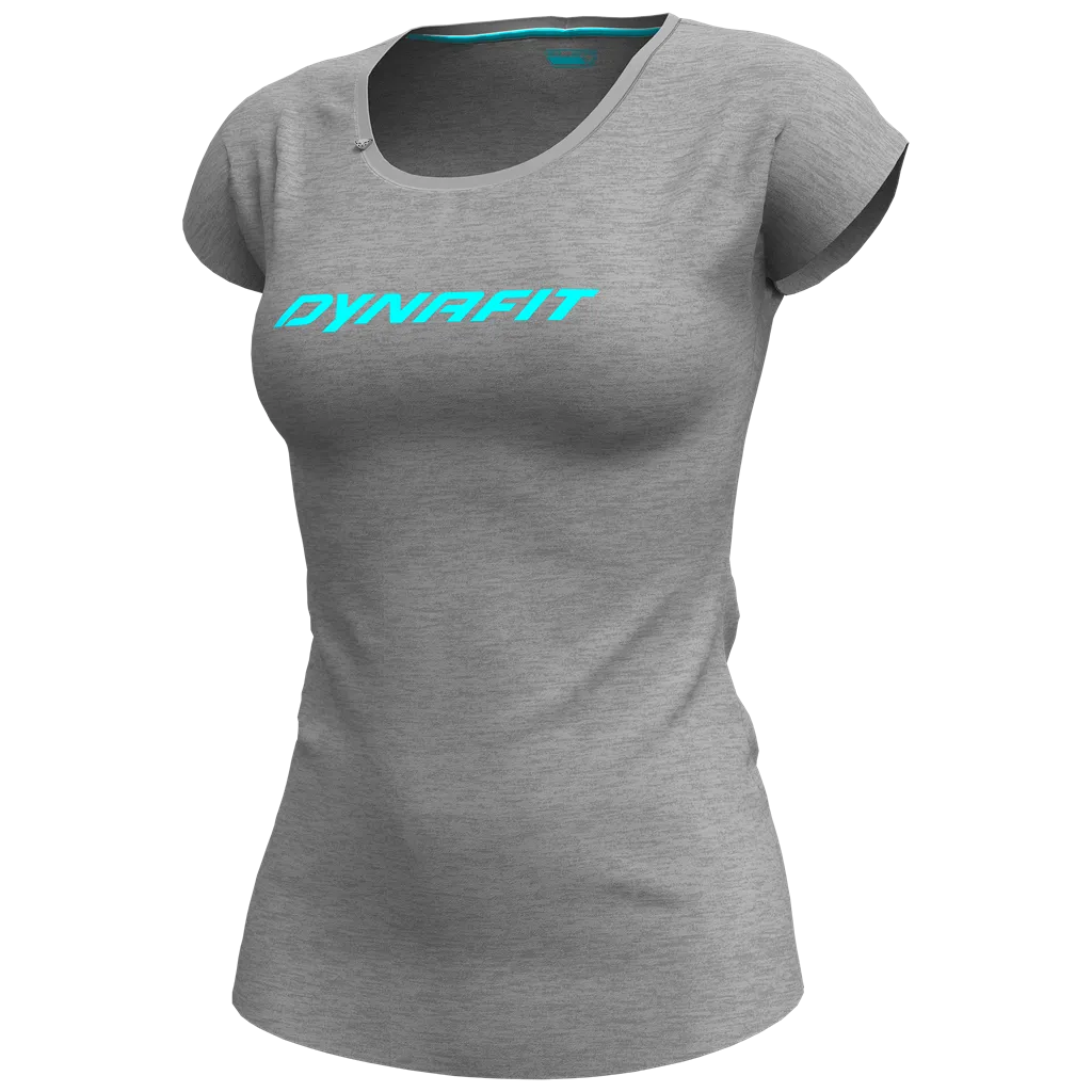Graues Dynafit 24/7 Drirelease Tee für Damen, mit blauem Logo auf der Brust.