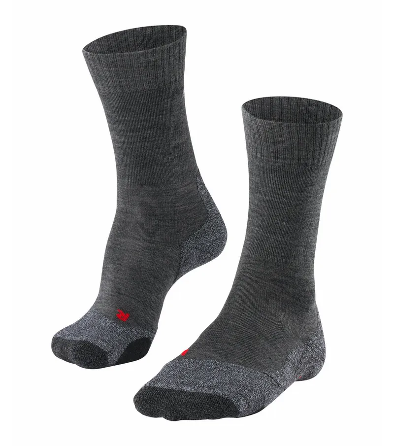 Graue TK2 Damen Trekking Socken, mittellang, mit rotem Logo Detail.