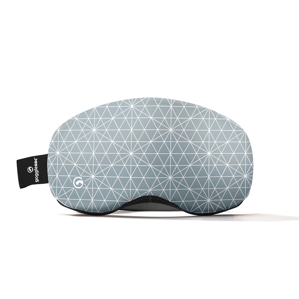 Skibrillen-Schutzhülle Criss Cross Grau-weiße Skibrillen-Schutzhülle Criss Cross Pro Soc mit geometrischem Dreiecksmuster. Seitliches, schwarzes Hersteller-Etikett.
