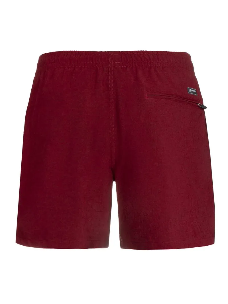 Rückansicht der roten Protest Davey Badeshorts mit elastischem Bund und Reißverschlusstasche.