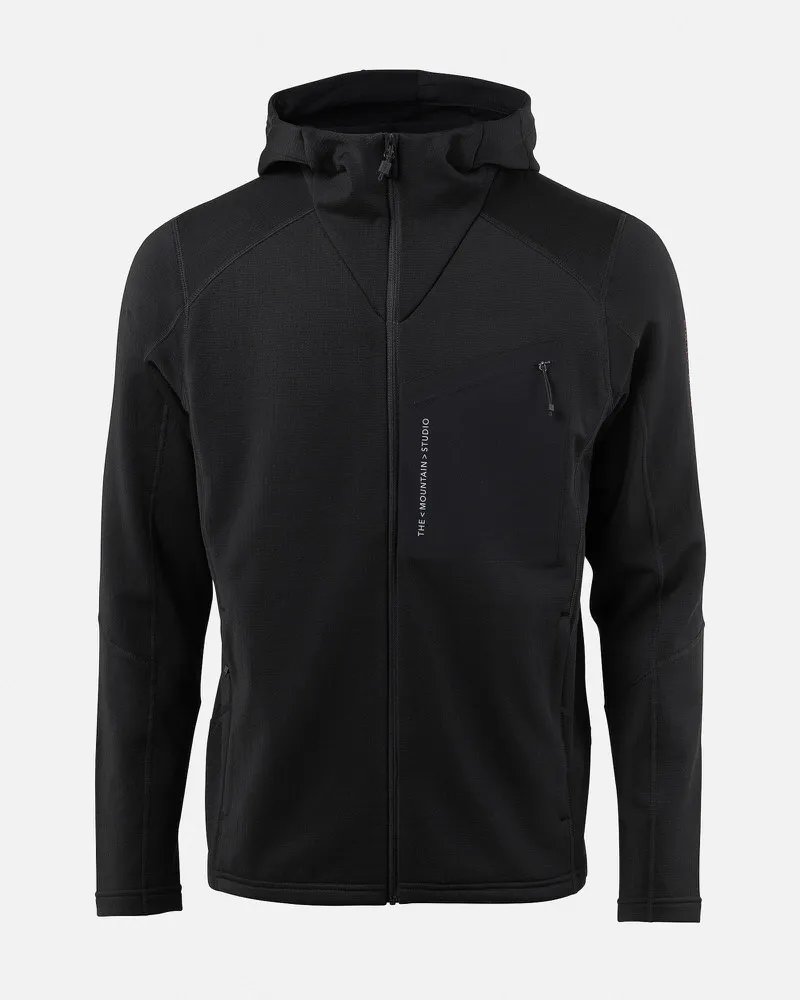 Schwarze Kapuzenjacke mit Reißverschluss und Brusttasche. Aufdruck: THE MOUNTAIN STUDIO.