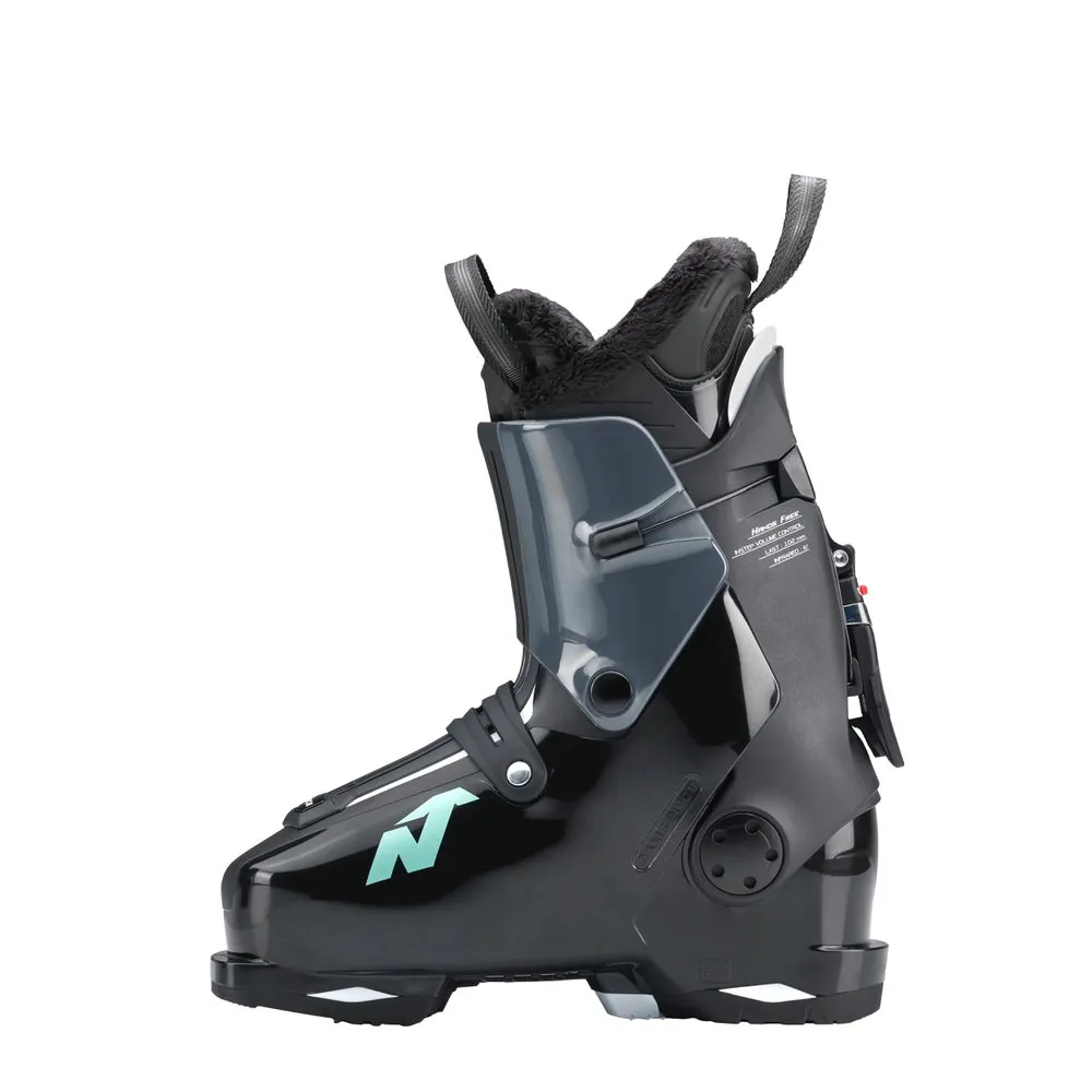 Schwarzer Ski-Schuh Nordica HF 85W GW mit grünem Logo in Seitenansicht auf weißem Hintergrund.