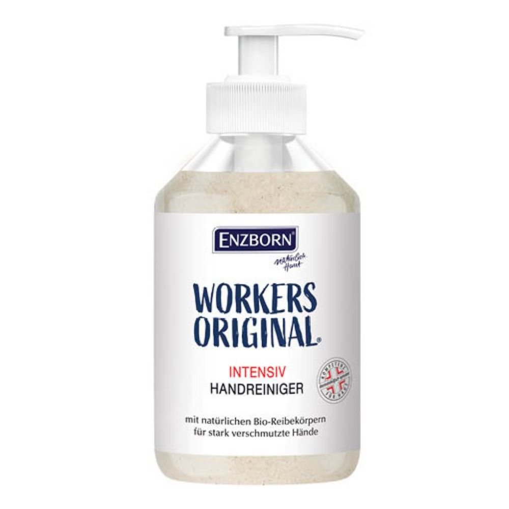 Eine durchsichtige Plastikflasche mit weißem Spenderkopf, gefüllt mit Handreiniger der Marke "Enzborn Workers Original".