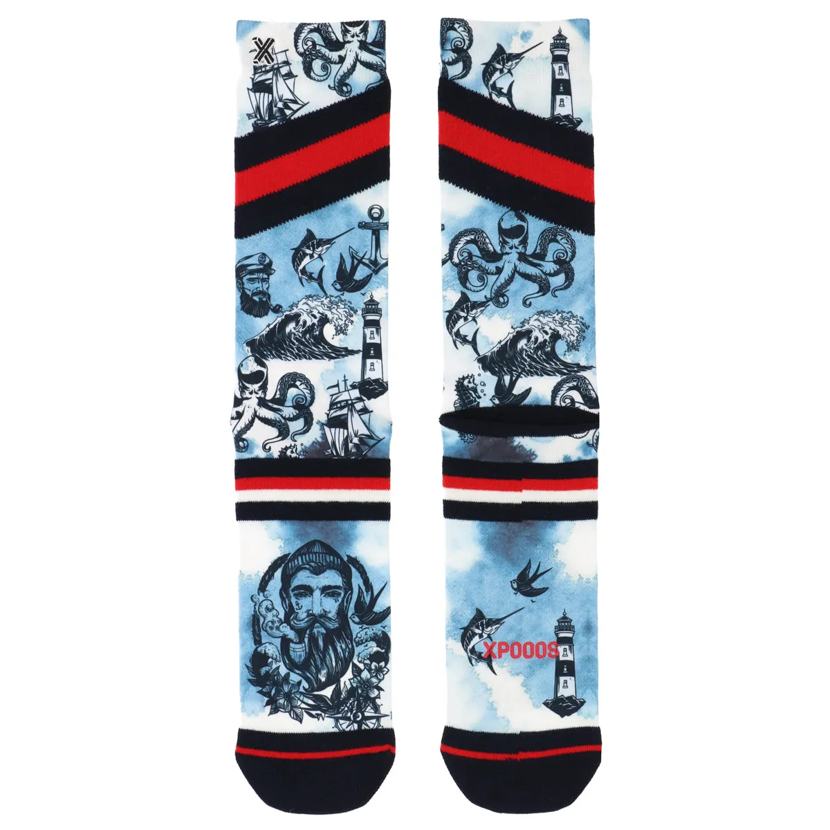 Xpooos Sailor Herrensocken, maritimes Muster mit Anker, Leuchtturm, Schiffen und Kraken auf blau-weißem Grund. Rot-schwarze Bänder.