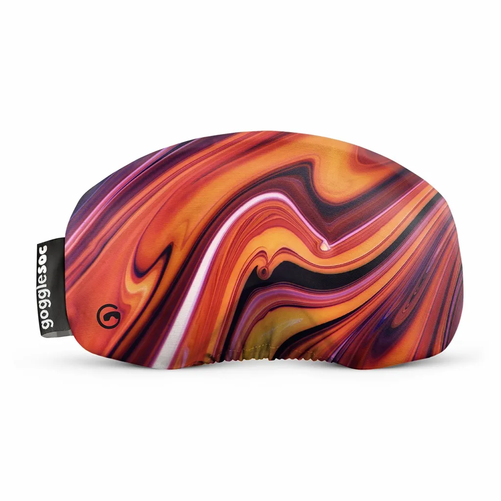 Geo Soc Schutzhülle: Abstraktes, gewirbeltes Muster in Orange-, Rot- und Violetttönen. Elastisches Band mit Logo.