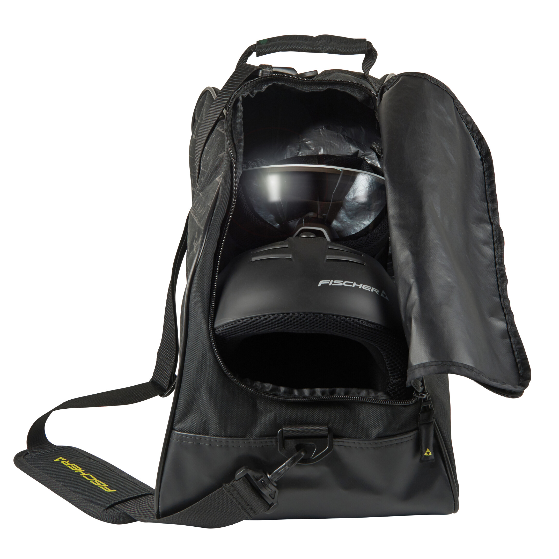 Schwarze Sporttasche mit Helm Eine offene schwarze Sporttasche, darin ein schwarzer Skihelm der Marke Fischer, mit Platz für die Skibrille oben drauf.