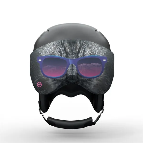 Skihelm mit Bad Kitty Visorsoc: Katzenfell-Muster, blaue Sonnenbrille mit Bergreflexion.
