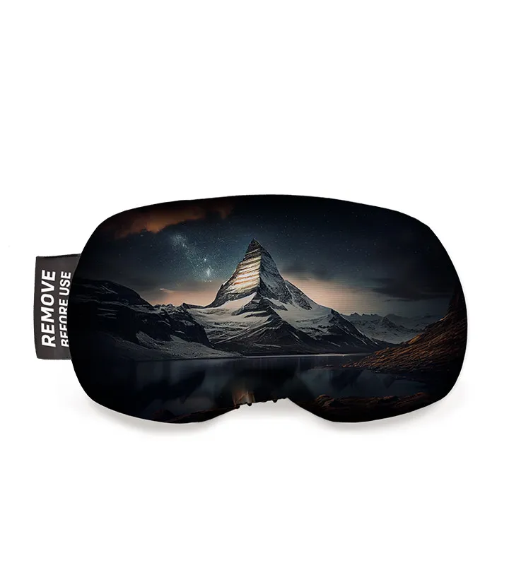 Airwing Peak: Skibrillenschutz mit Bergmotiv und sternenklarem Himmel auf der Front.