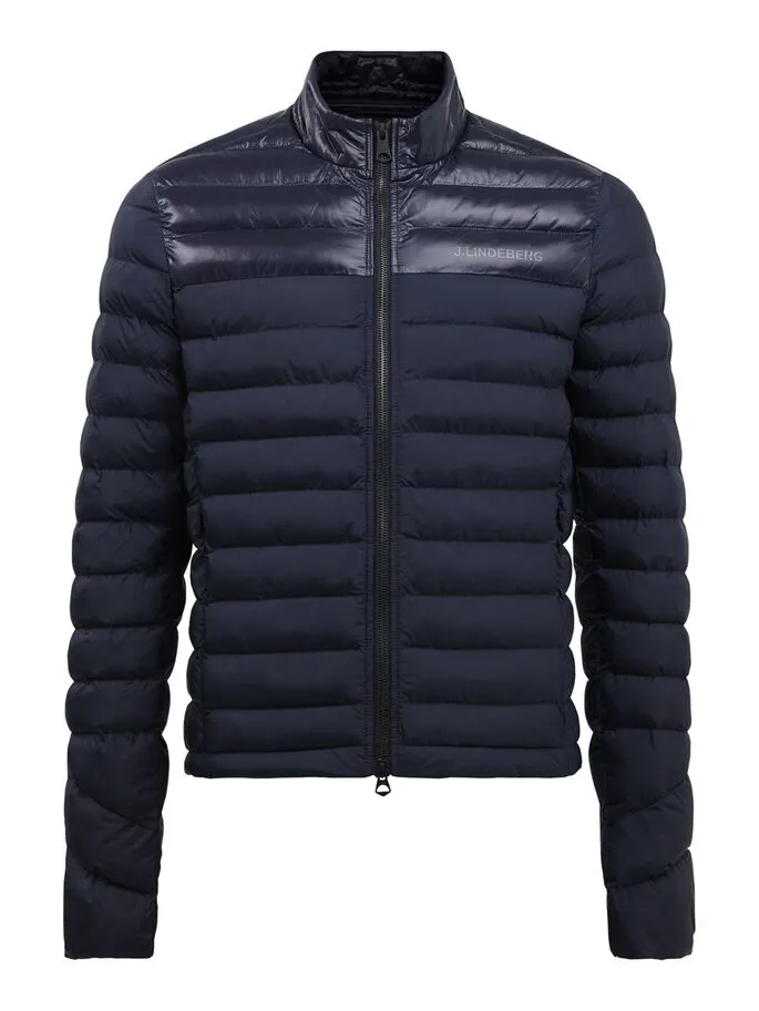 Marineblaue, wattierte Rick Light Jacket mit Reißverschluss und J.Lindeberg-Logo auf der Brust.