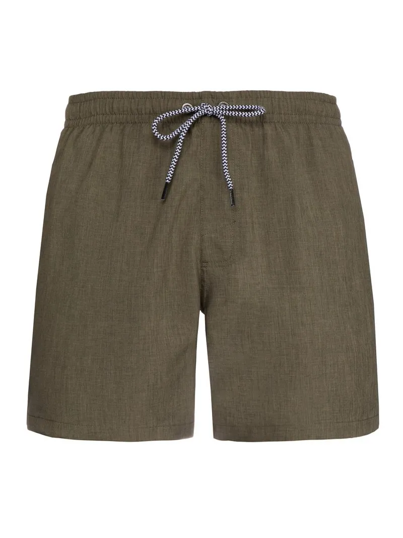 Grüne Badeshorts Davey Camo von Protest mit Kordelzug und elastischem Bund.