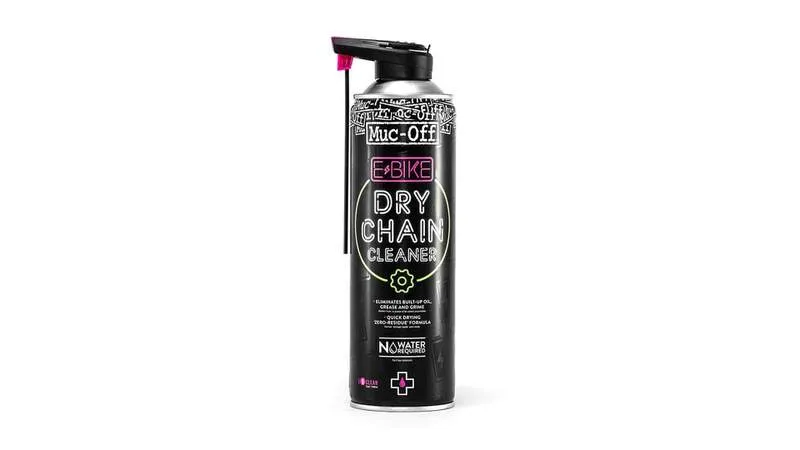 Muc-Off eBike Dry Chain Cleaner Spraydose, silber-schwarz mit pinkfarbenen Akzenten, Schriftzug und Logo.