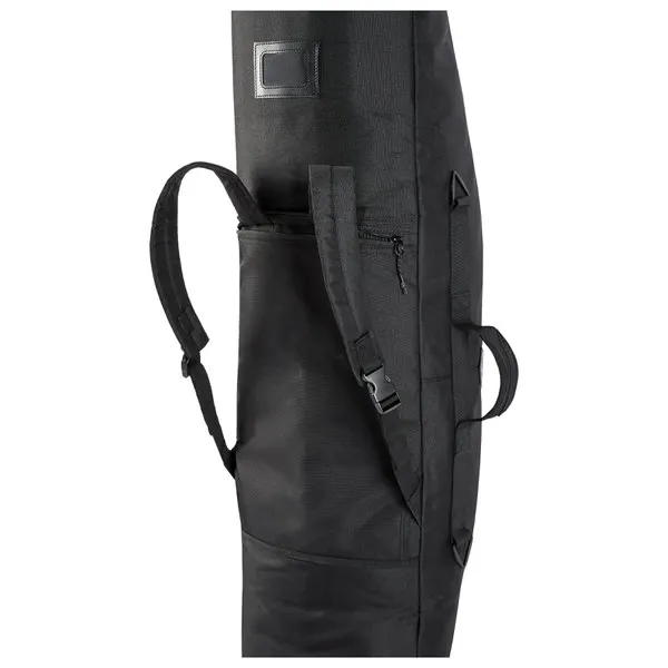 Detailaufnahme der Head Single Boardbag in Schwarz mit Rucksackgurten und Reißverschluss.