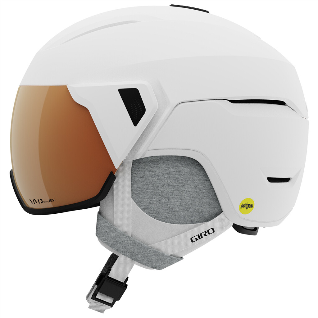 Weißer Skihelm "Giro Aria" mit orangefarbenem Visier, MIPS-Logo und Belüftungsöffnungen.