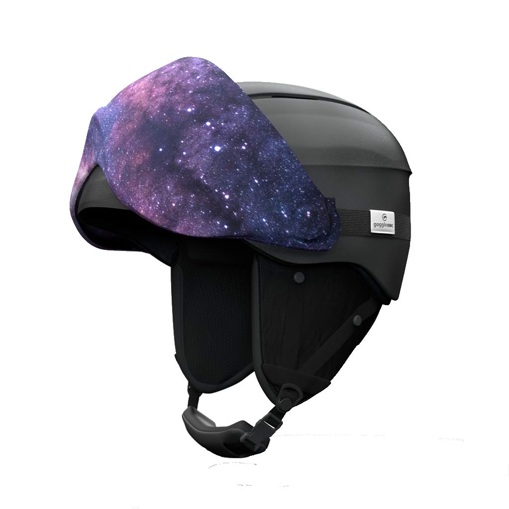 Galaktischer Skihelm Skihelm mit Galactic Visorsoc Schutzhülle über der Brille, Galaxie-Muster.
